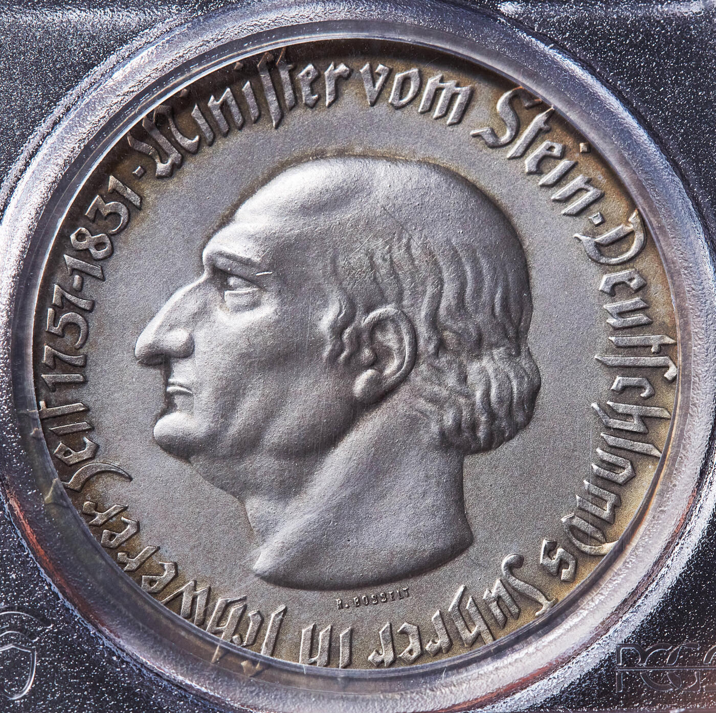 【俄甄集藏】2026年(049)03-18星期三 晚 19:30 全场包邮 德国1923年紧急时期威斯特法伦男爵和女诗人阿内特·冯·德罗斯特-许尔斯霍夫头像马币型双面人像章，PCGS SP63，黄油环彩，磨砂底板，状态难得