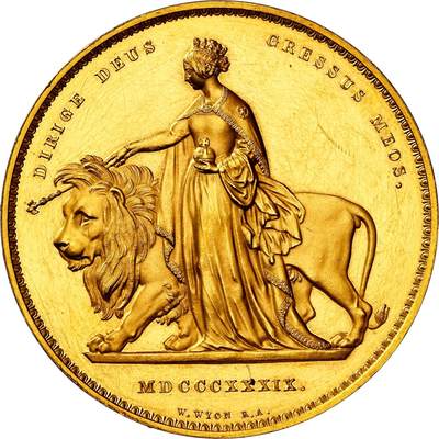 【Blue Auction】✨世界纸币精拍800期盛典——白金之夜🔥🔥🔥 G-【传奇！英国最美金币 Pallas旧藏】英国 1839年尤娜与狮子5索维林精制大金币NGC PF60 CAMEO镜面（纪念维多利亚女王登基加冕而生，皇家铸币局首席雕刻师威廉·韦恩亲自设计和雕刻，最初仅铸造400枚，后续虽有少量补铸，总存世量仍不足千枚。新古典主义高浮雕、史诗级叙事，镌刻着时代美学与收藏传奇。高分的一度成交价近千万，该枚同分的拍了22.8万美金性价比极高）