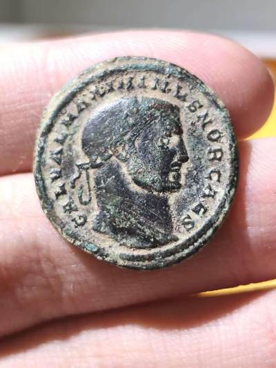 星盘世界钱币拍卖 - 非常少见 - 罗马帝国-四帝共治伽列里乌斯/马克西米安富力大铜币 GAL VAL MAXIMIANVS NOB CAES 背面战神马尔斯持战利品 安条克造币厂 出任凯撒副帝