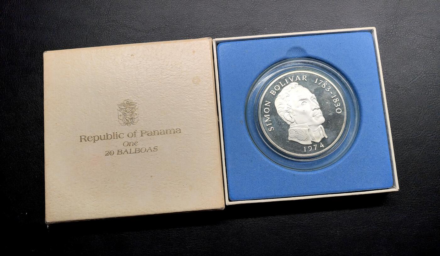 凡希社世界钱币微拍第三百二十一期 1974巴拿马玻利瓦尔20B纪念大银，原厂包装，129.59g，925银。