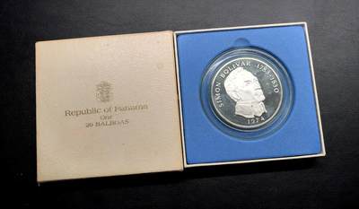 凡希社世界钱币微拍第三百二十一期 - 1974巴拿马玻利瓦尔20B纪念大银，原厂包装，129.59g，925银。