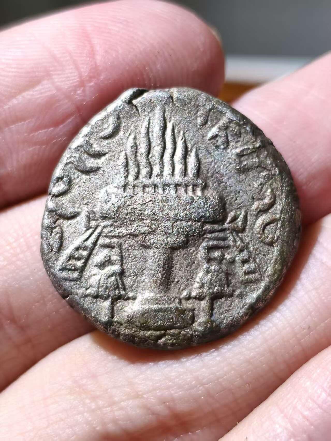 星盘世界钱币拍卖 少见精品！阿达希尔一世4德拉克马银币，品相非常不错，打制居中，阿达西尔一世是萨珊帝国开国之君，公元224—242年在位，非常出名的品种，最近也很热门