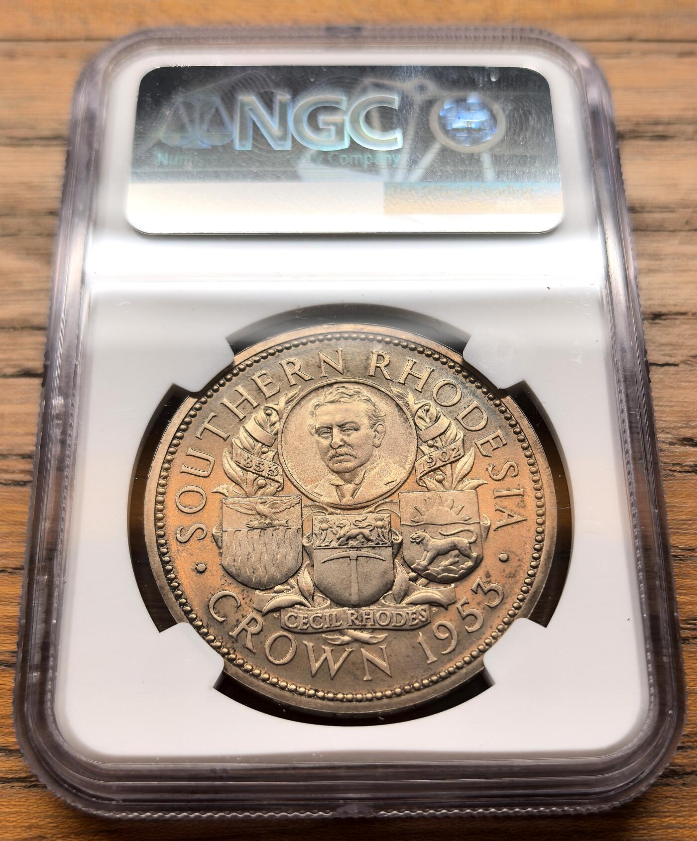 凡希社世界钱币微拍第三百二十一期 1953南罗德西亚克朗大银精铸NGC-PF65，附原盒。