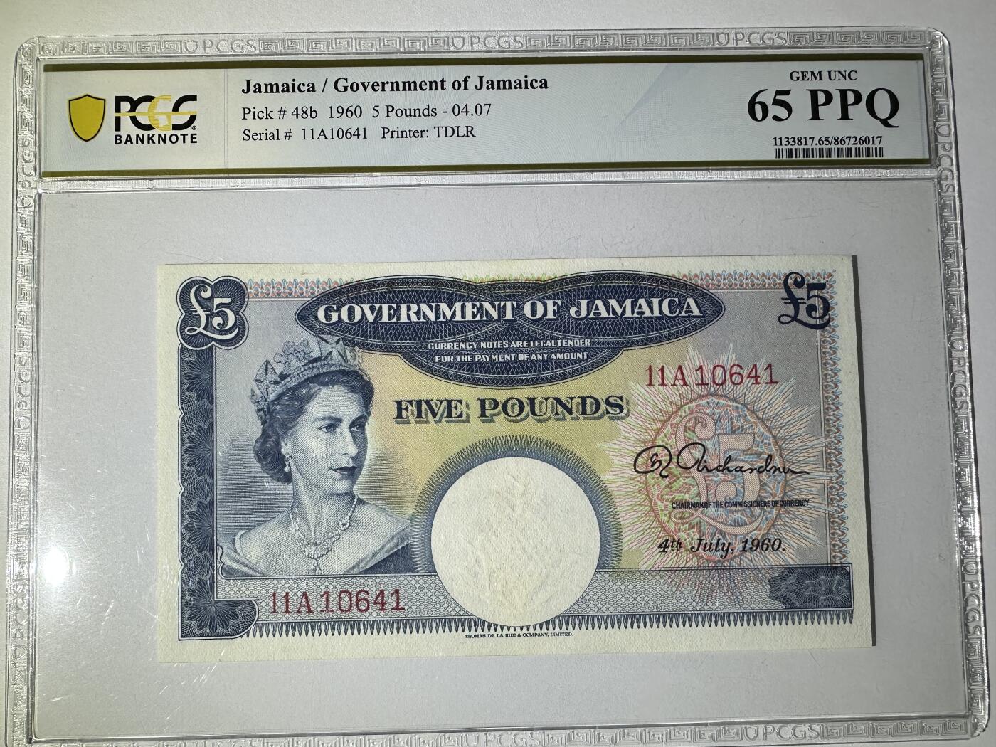 【Blue Auction】✨世界纸币精拍800期盛典——白金之夜🔥🔥🔥 J-【11A冠首发冠】牙买加 1960年5镑 PCGS65EPQ 背面大场景 清新耐看 （这是一张美丽且备受青睐的英联邦纸币，也是女王唯一使用这个肖像的纸币。8年前一张64无E的同品种纸币拍了4320美金 可见其价值）