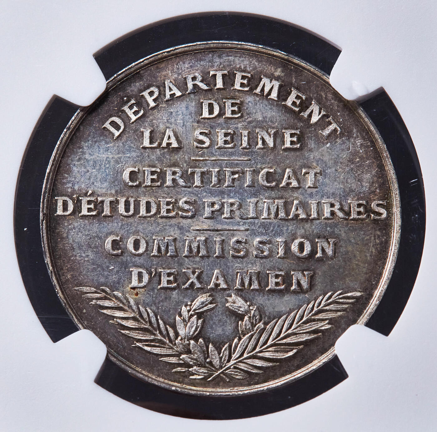 【俄甄集藏】2026年(049)03-18星期三 晚 19:30 全场包邮 法国19世纪谷物女神头像塞纳省初级教育委员会银质奖章，NGC MS65，高浮雕，类精制底板，黄油彩老包浆，丰饶角铭，法国19世纪雕刻家乌迪内作品，顶级状态