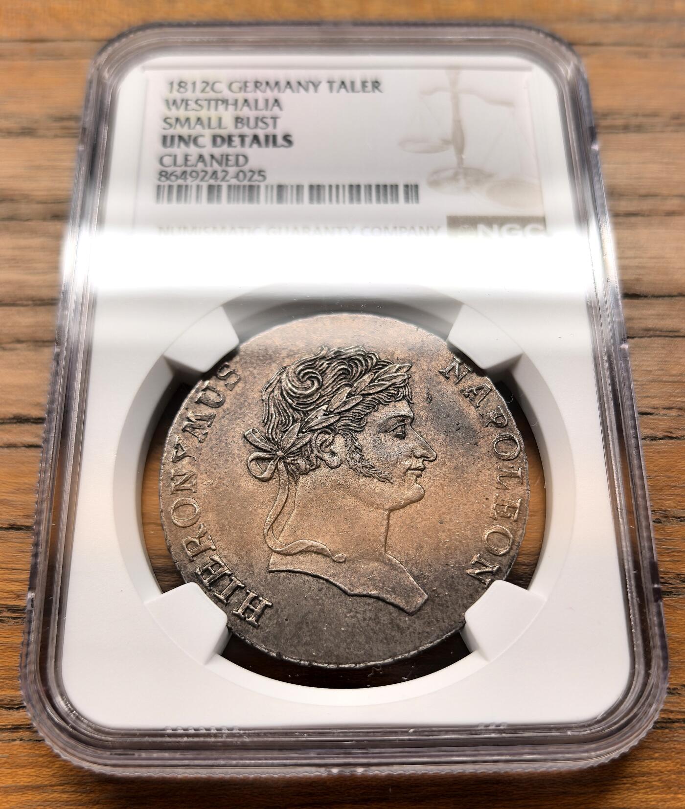 凡希社世界钱币微拍第三百二十一期 1812威斯特伐利亚热罗姆·拿破仑“小胸像版”泰勒大银NGC-UNCD，1812年卡塞尔厂泰勒为“小胸像”版别，区别于早期“大胸像”版，铸造量相对更少，深色包浆，细节颇佳！（视频参考）