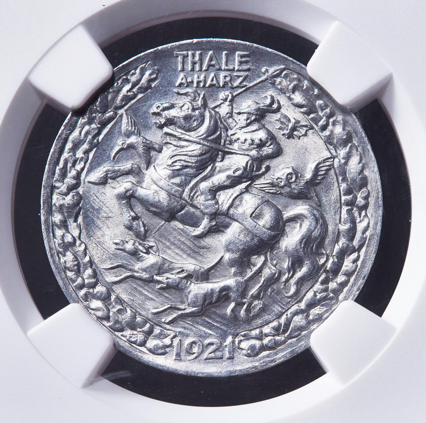 【俄甄集藏】2026年(049)03-18星期三 晚 19:30 全场包邮 德国1921年紧急时期哈茨塔勒3马克猎人铝币，NGC MS64，转光品相，设计精美