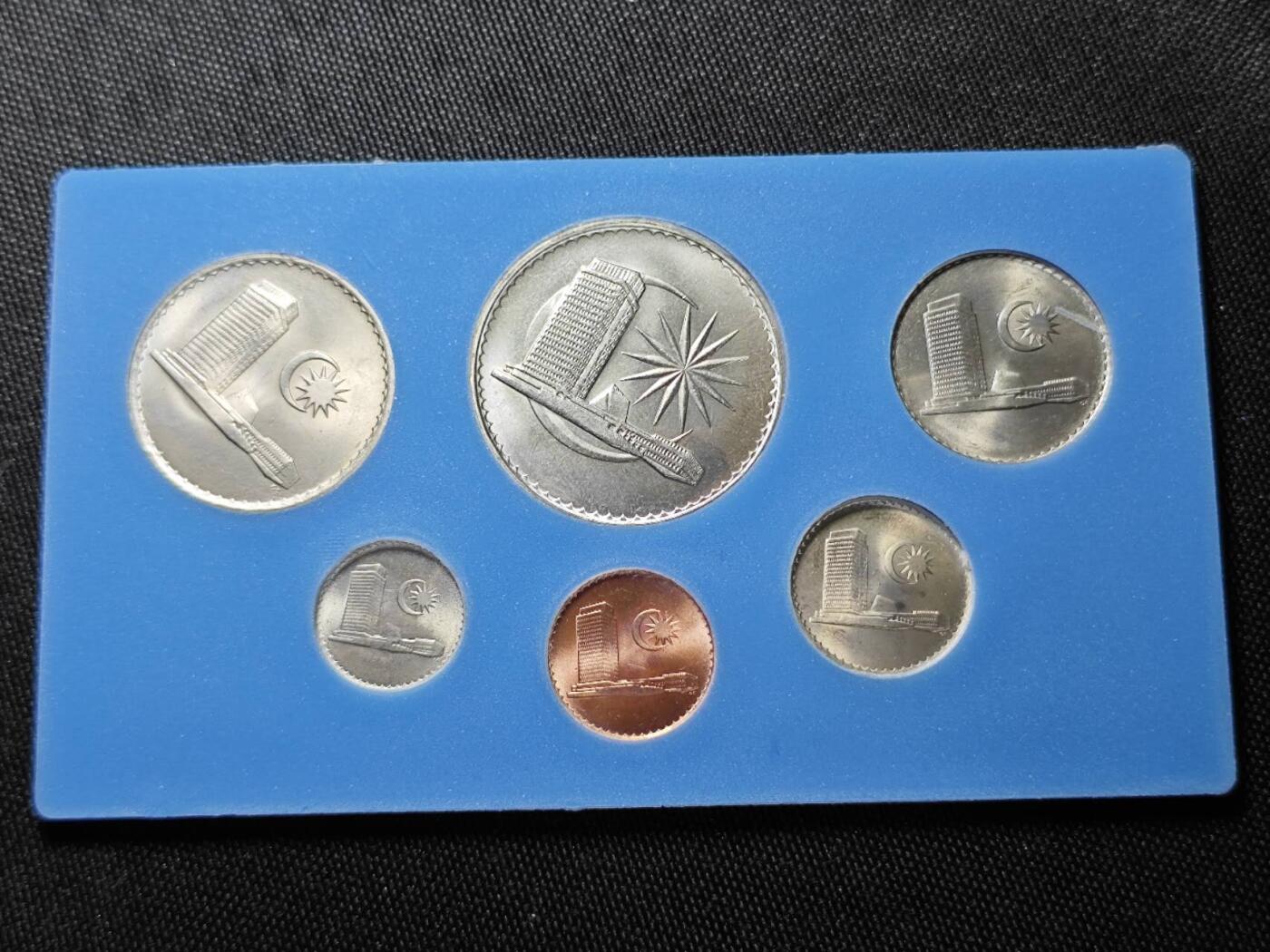 KK钱币收藏小铺   套币专场 2月预留时间 周末发货  马来西亚大小面值大小面值一套 好品