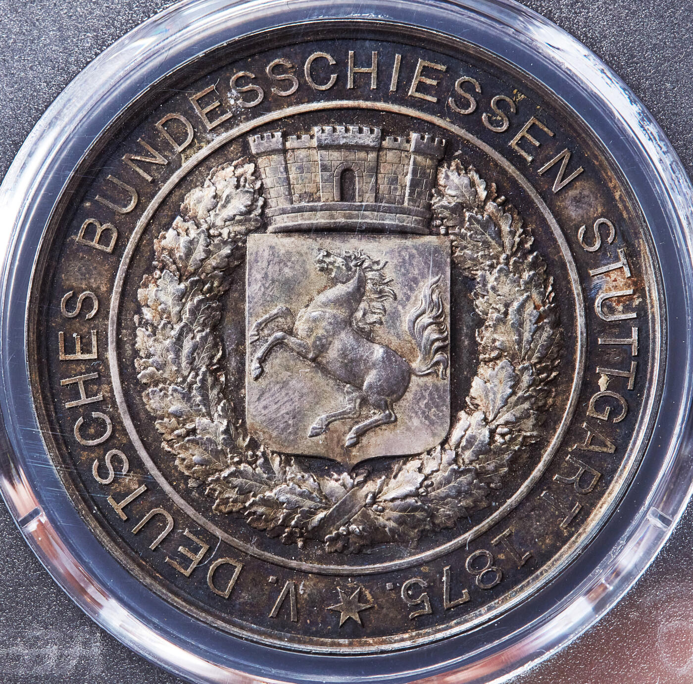 【俄甄集藏】2026年(049)03-18星期三 晚 19:30 全场包邮 德国1875年日耳曼女神站像与城市纹章纪念斯图加特联邦射击节大银章，PCGS SP63，酱彩老包浆，高浮雕，底板凝霜，设计精美