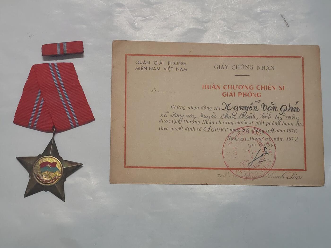 韵星假日军品类拍卖第46期 -- Rimey Holidays Militaria Auction 46 越南南方共和国（越共）二级解放战士勋章带证