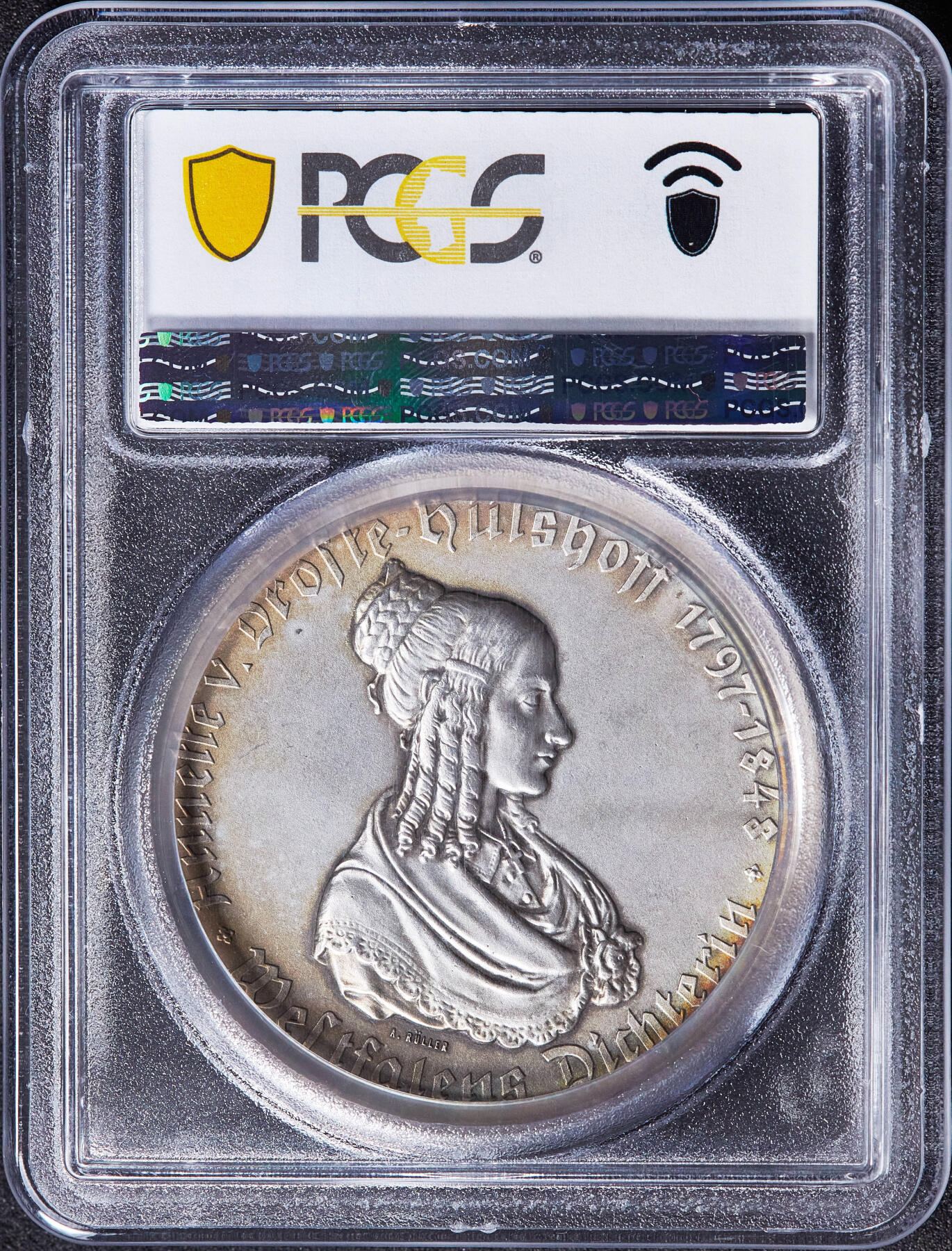 【俄甄集藏】2026年(049)03-18星期三 晚 19:30 全场包邮 德国1923年紧急时期威斯特法伦男爵和女诗人阿内特·冯·德罗斯特-许尔斯霍夫头像马币型双面人像章，PCGS SP63，黄油环彩，磨砂底板，状态难得