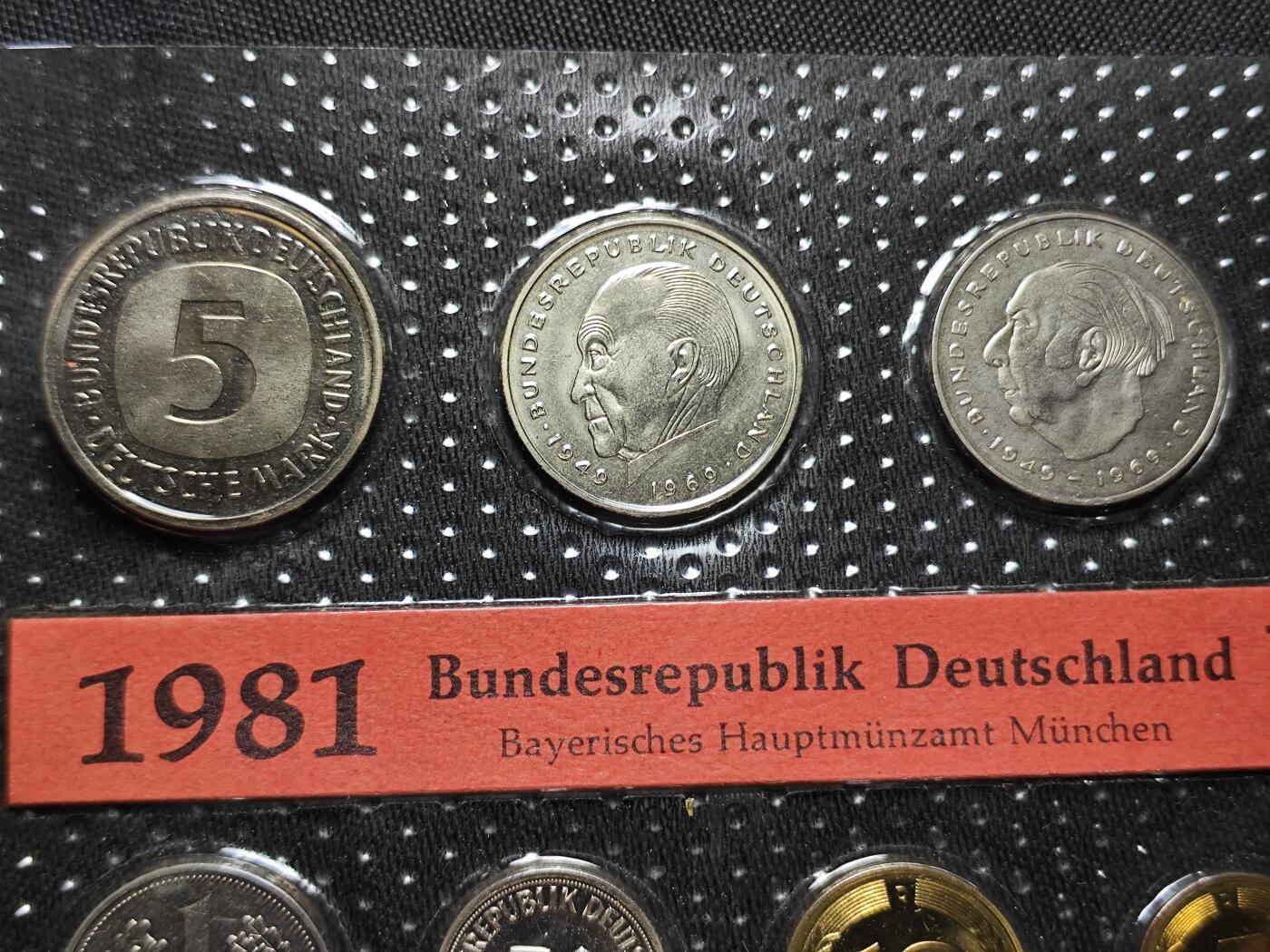 KK钱币收藏小铺   套币专场 2月预留时间 周末发货