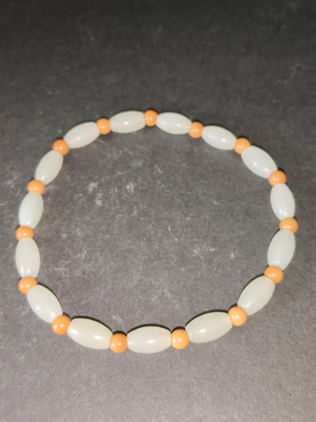 猩哥外币小铺➨【第221场】 新疆和田玉手串，卡4.7