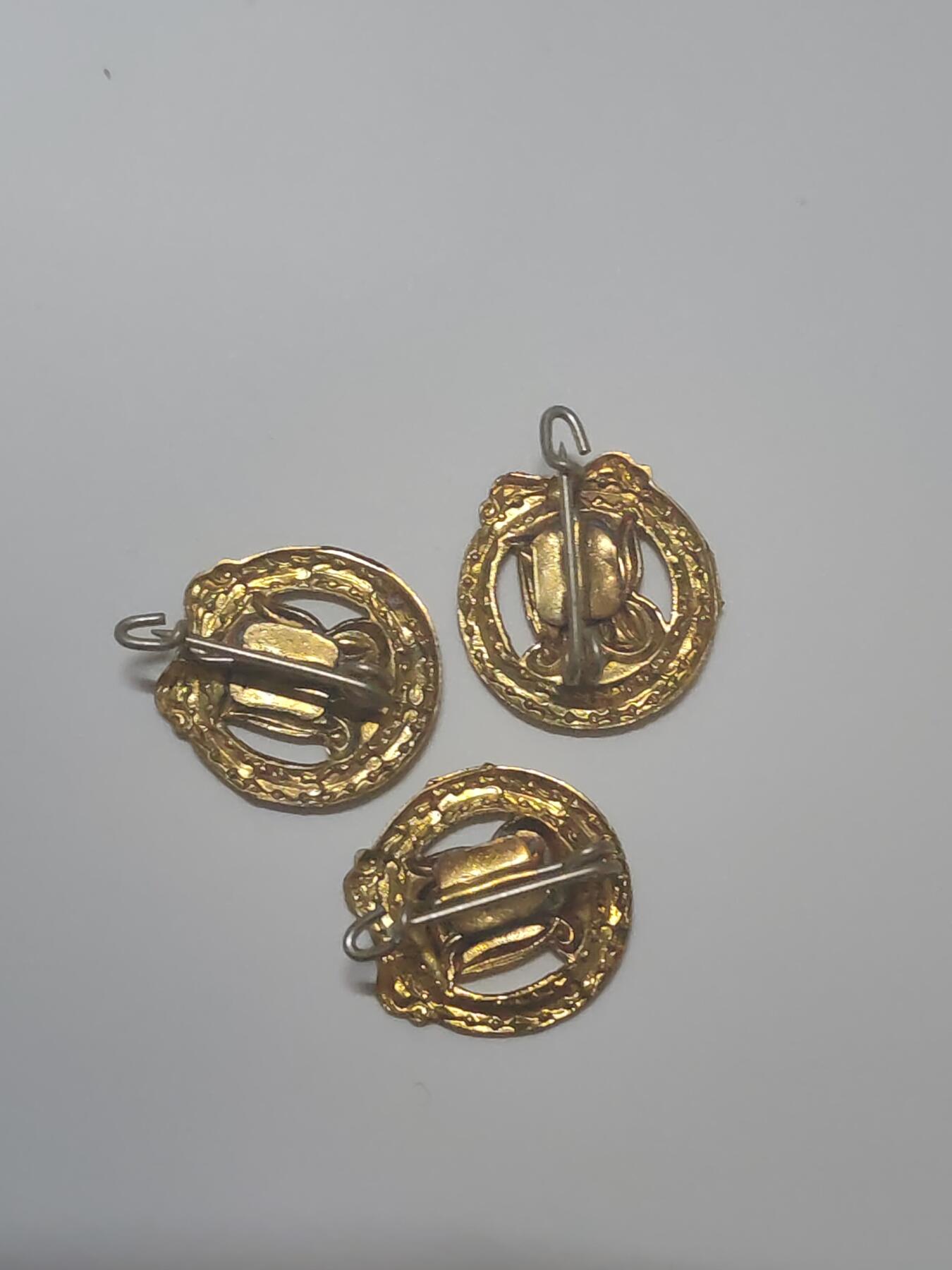 韵星假日军品类拍卖第46期 -- Rimey Holidays Militaria Auction 46 民主德国金级体育技能证章mini一组