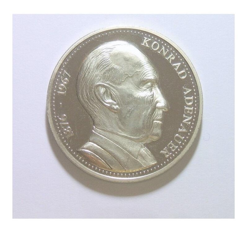 德国1967年国父阿登纳+勃兰登堡门 高浮雕精制大镀银章 40MM