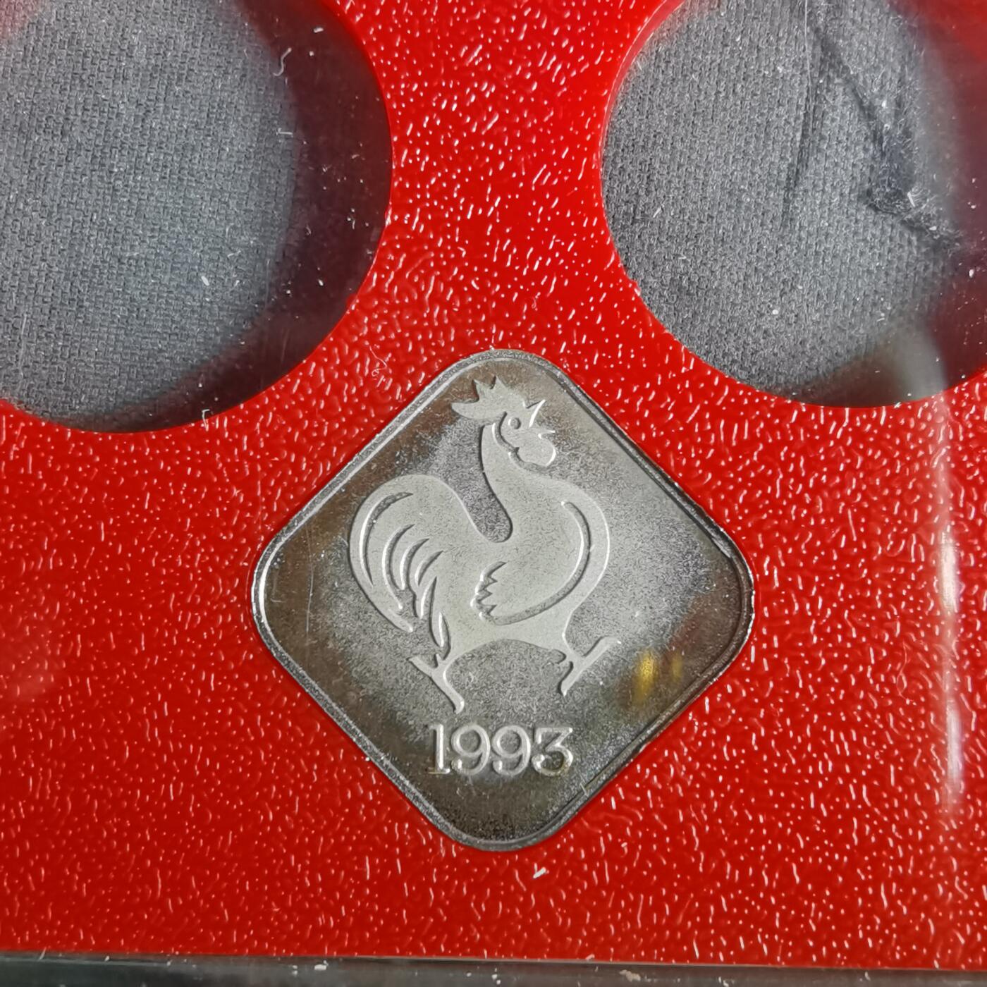 沼泽如烟--第1022场 1993鸡年生肖章纯银章4.3克带原盒