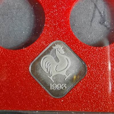 沼泽如烟--第1022场 - 1993鸡年生肖章纯银章4.3克带原盒
