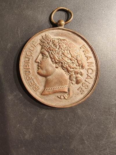 老王徽章第187期 - 法国巴黎1878年世博会特罗卡德罗宫大尺寸铜奖章     直径50mm     重量47.5g