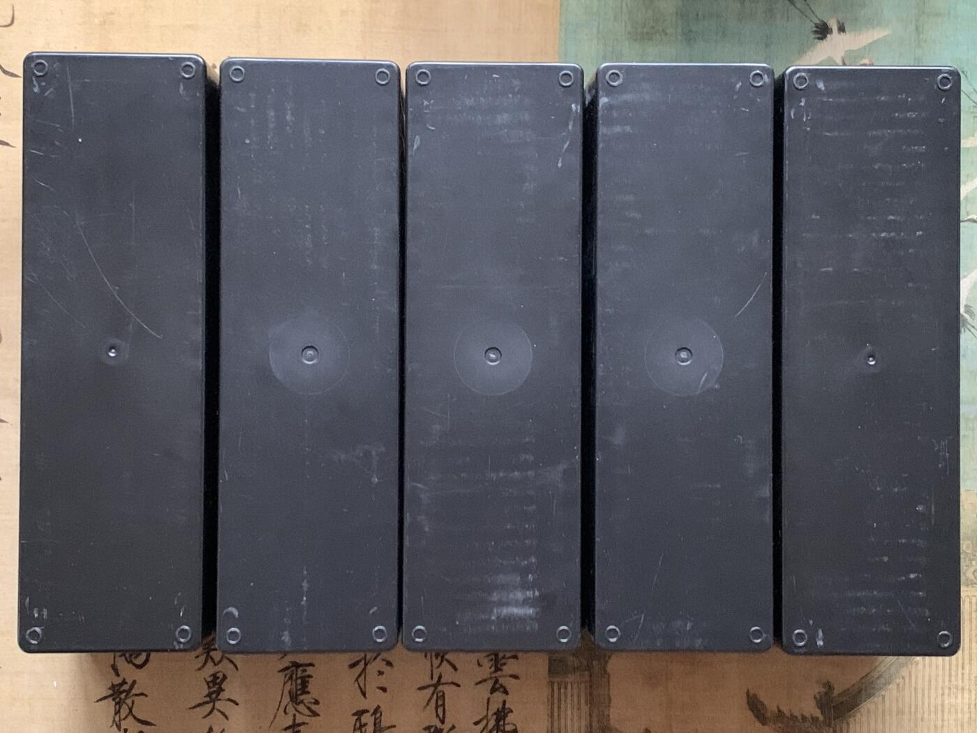 《竞宝斋》第470场 周日，周一，周二 3场连拍 （全场包邮）欢迎送拍 五个一组 PCGS评级币大号正版收纳盒（每个可装20枚PCGS评级币）黑色 细节见图