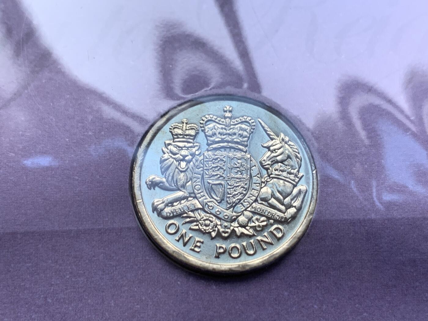 《竞宝斋》第470场 周日，周一，周二 3场连拍 （全场包邮）欢迎送拍 2015年英国在位时间最长君主1英镑邮币封首日封