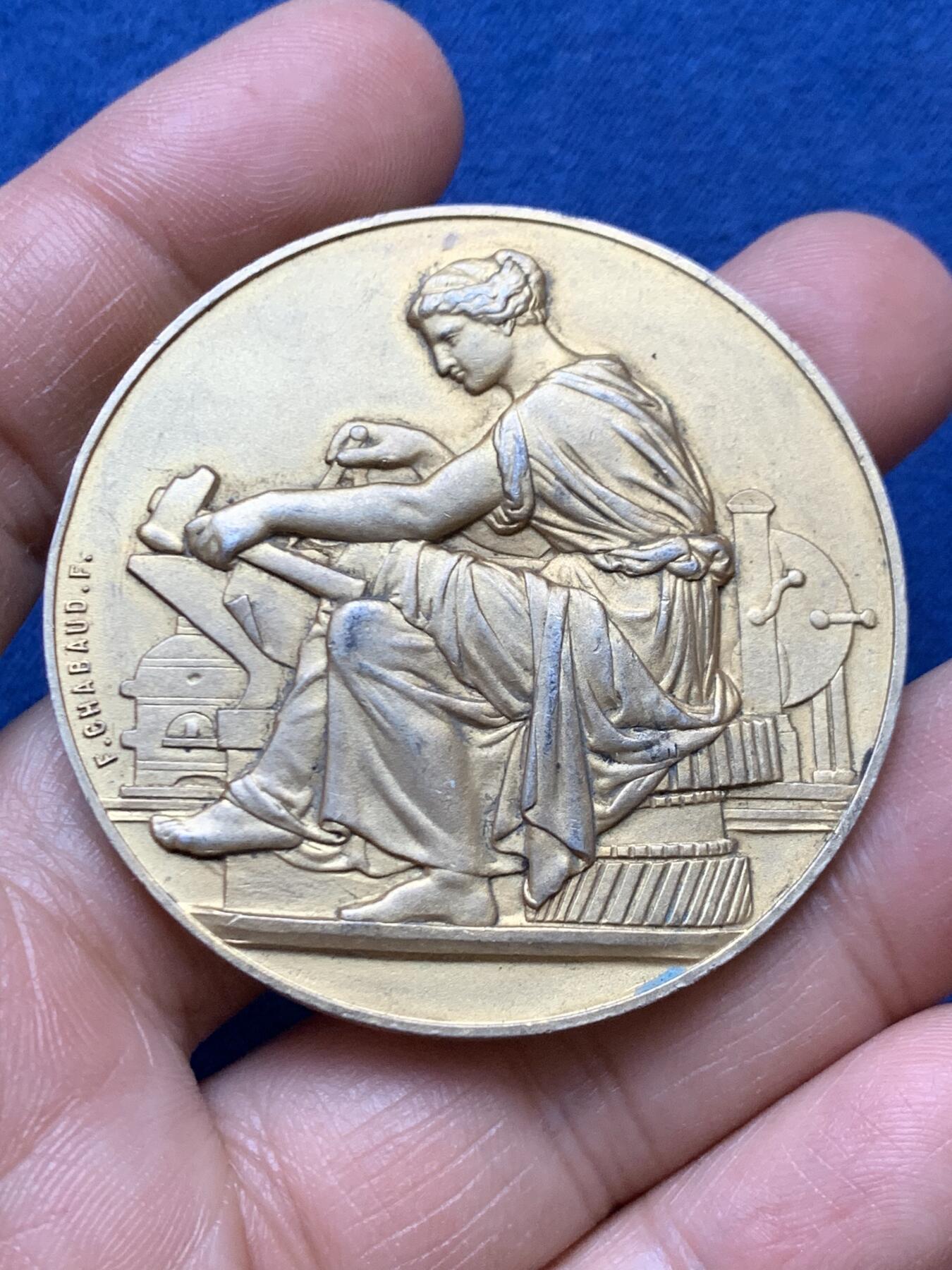 《竞宝斋》第470场 周日，周一，周二 3场连拍 （全场包邮）欢迎送拍 法国工商业女神镀金银章 63.2克 50.1mm 丰饶角1银标