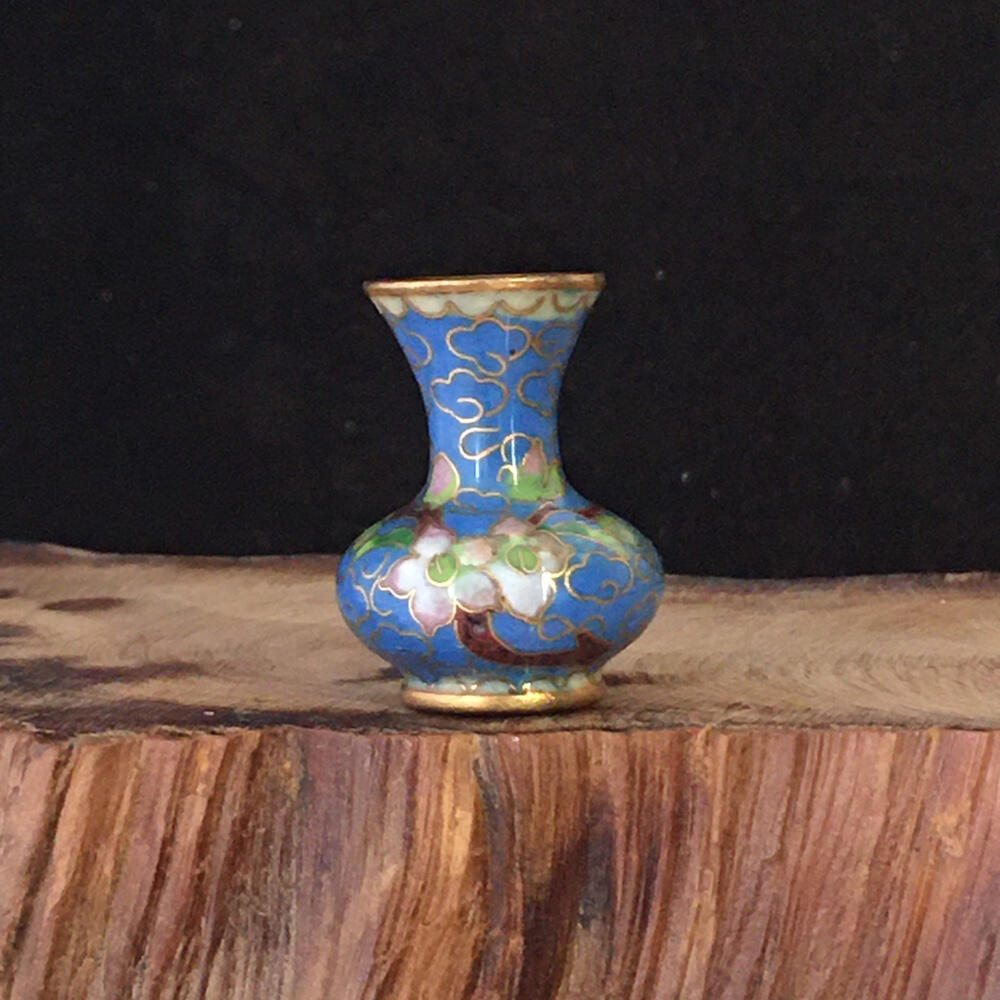      出口创汇时期浅蓝色景泰蓝铜胎掐丝珐琅回流镀金微型小留香瓶1个原版真品如图库存旧藏文玩艺术收藏