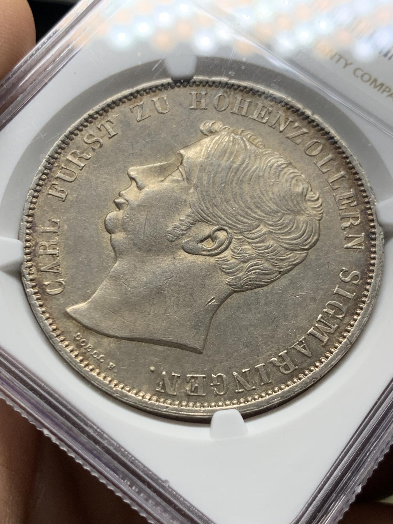 《竞宝斋》第470场 周日，周一，周二 3场连拍 （全场包邮）欢迎送拍 稀少 NGC MS62 德国 1844 霍亨索伦 2泰勒银币 大银币 资料显示3000枚的发行量 可见难得