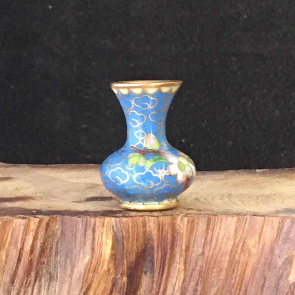      出口创汇时期浅蓝色景泰蓝铜胎掐丝珐琅回流镀金微型小留香瓶1个原版真品如图库存旧藏文玩艺术收藏