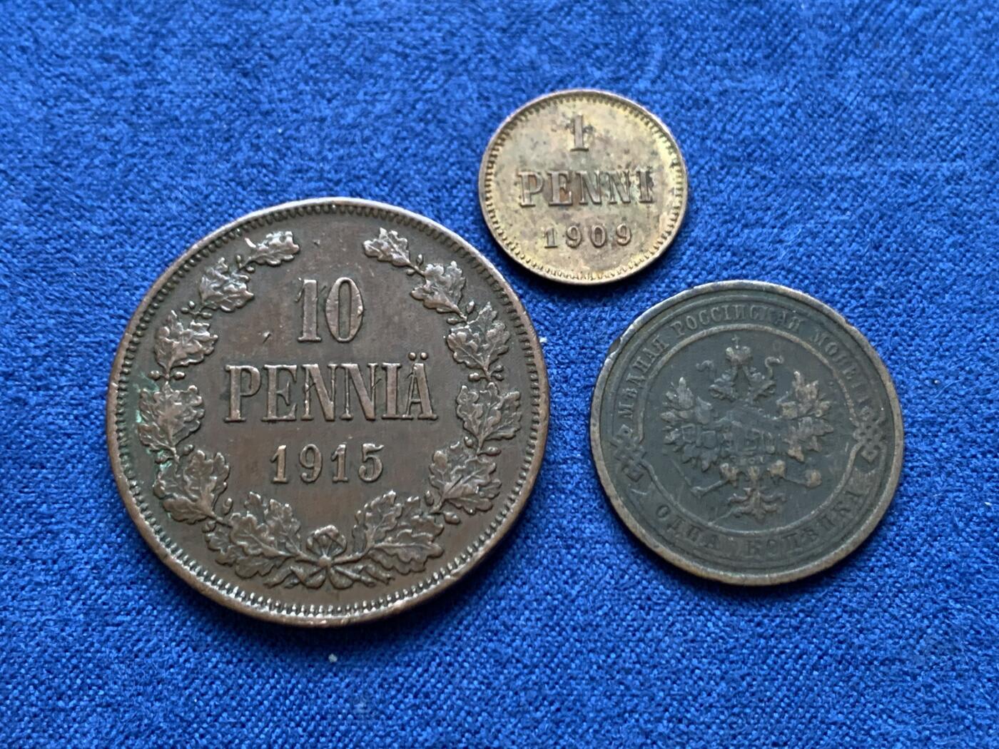 《竞宝斋》第470场 周日，周一，周二 3场连拍 （全场包邮）欢迎送拍 三枚一组 铜币：芬兰1909年1芬妮铜币，芬兰1915年10芬妮铜币，沙皇俄国1912年1戈比铜币