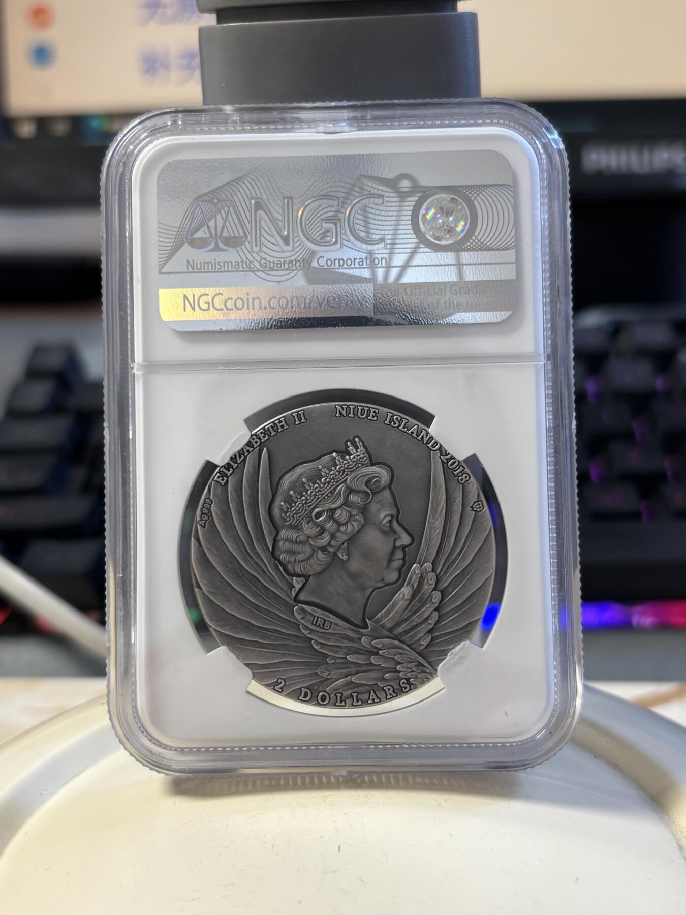 第194期拍卖 纽埃2018年菲律宾鹰镶嵌水晶仿古纪念银币NGC-MS70首，999银，发行500枚