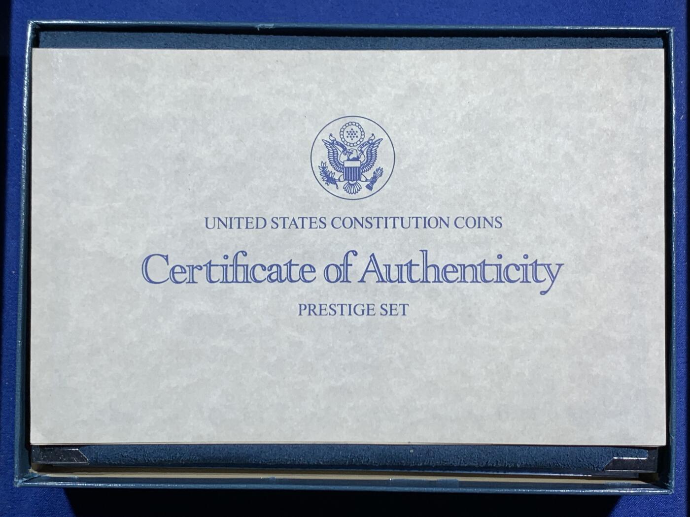 《竞宝斋》第470场 周日，周一，周二 3场连拍 （全场包邮）欢迎送拍 1987年美国Prestige套装，含6枚硬币，带原盒和证书，其中最大的1枚宪法二百周年纪念是银币，900银，26.7克，细节见图。