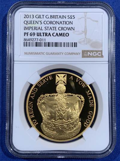 《竞宝斋》第470场 周日，周一，周二 3场连拍 （全场包邮）欢迎送拍 - 《珍稀币种》NGC PF69UC 英国2013年伊丽莎白女王加冕60周年5英镑镀金版精制纪念银币 925银材质+镀金工艺，925银，28.28克重，限量发行2547枚，盒证齐全