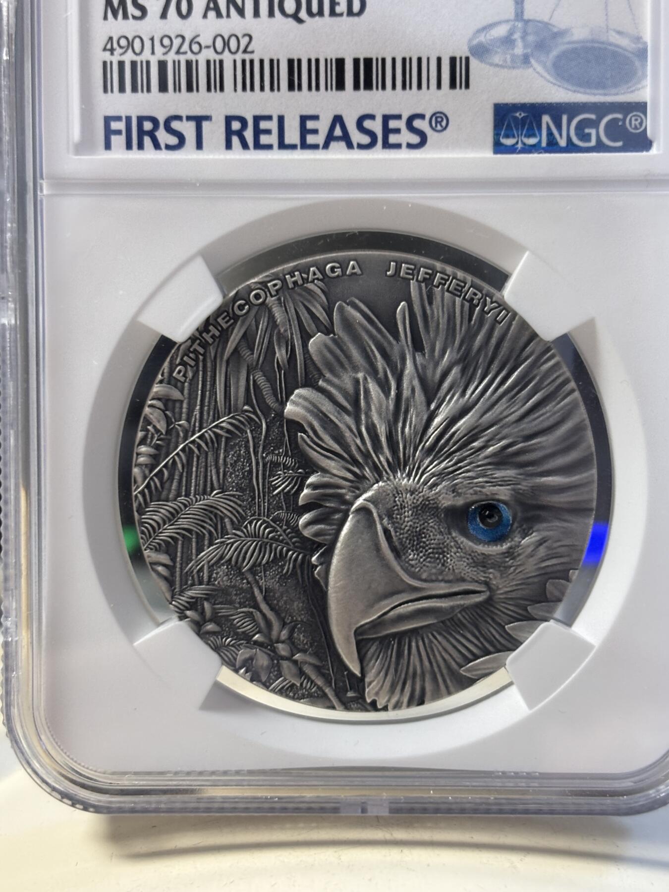 第194期拍卖 纽埃2018年菲律宾鹰镶嵌水晶仿古纪念银币NGC-MS70首，999银，发行500枚