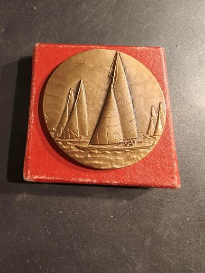 老王徽章第187期 - 法国鲁昂省议会赠大铜章    原盒     直径50mm    重量60g