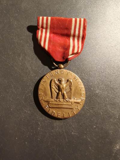 老王徽章第187期 - 美国陆军品德优良奖章    二战时期   实发版带刻名