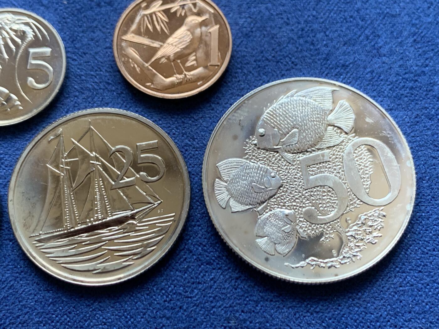 《竞宝斋》第470场 周日，周一，周二 3场连拍 （全场包邮）欢迎送拍 五枚一组 开曼群岛1972年伊丽莎白二世1分、5分、10分、25分、50分 其中50分为银币（925银 10.6克）