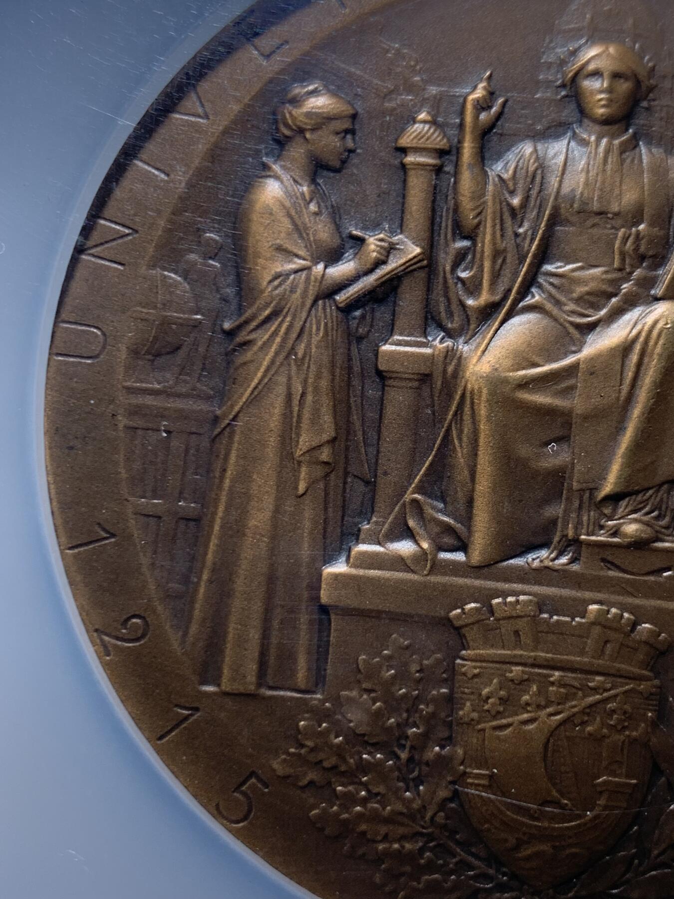 《竞宝斋》第470场 周日，周一，周二 3场连拍 （全场包邮）欢迎送拍 NGC MS63BN 法国1895年巴黎大学纪念铜章 稀缺超大加厚老盒