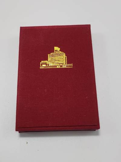 南水社第3次拍卖 春季专场 - 朝鲜总联成立50周年纪念章，完整带盒，品相极佳。