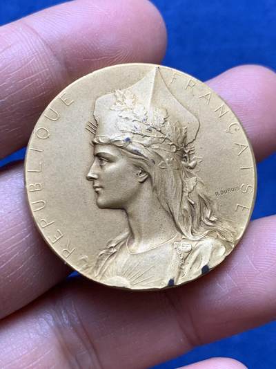 《竞宝斋》第470场 周日，周一，周二 3场连拍 （全场包邮）欢迎送拍 - 法国1907年“亨利·布利体操奖”纪念章，由法国雕塑家亨利·杜布瓦(H.Dubois)设计。24.6克，36mm，丰饶角铜标。