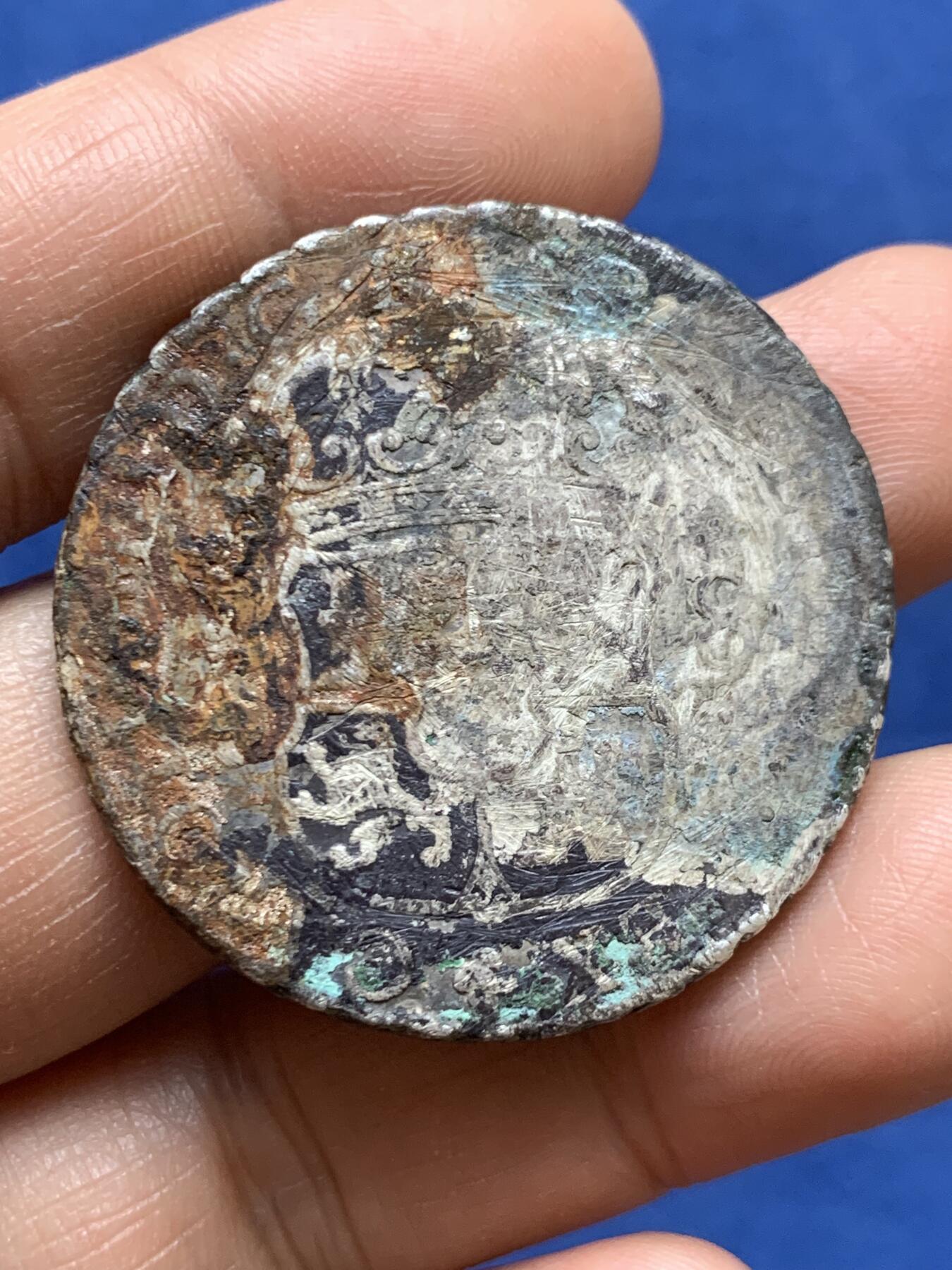 《竞宝斋》第470场 周日，周一，周二 3场连拍 （全场包邮）欢迎送拍 海捞品地球双柱8r，品相差，可作品种标本