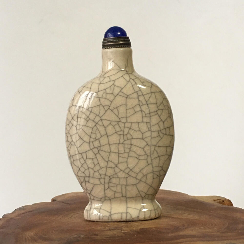      青金蓝色盖子配六七十年代耀州窑瓷质鼻烟壶开片釉库存老货旧藏文玩艺术收藏