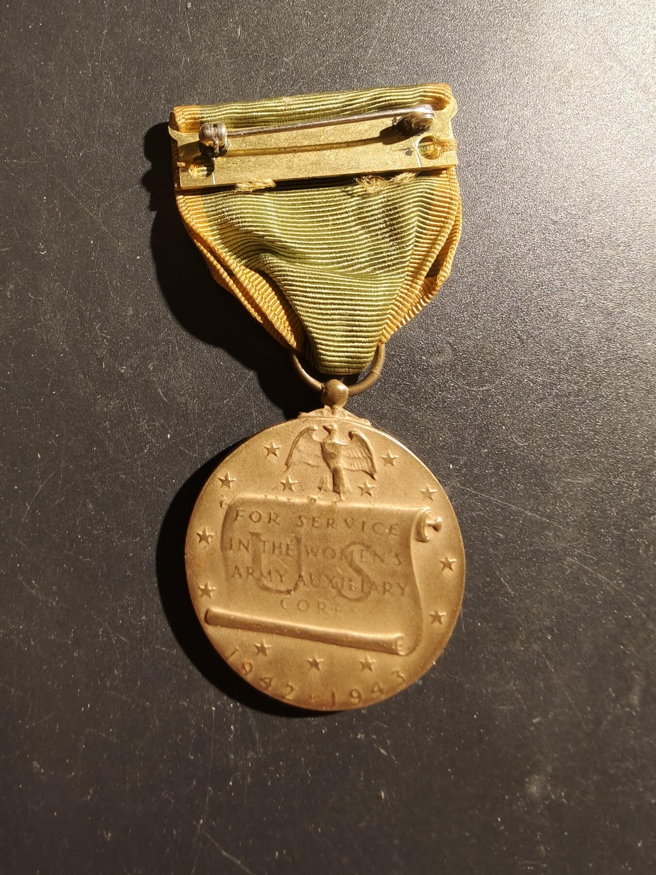 老王徽章第187期 美国二战女子辅助军团服役奖章    早期版本