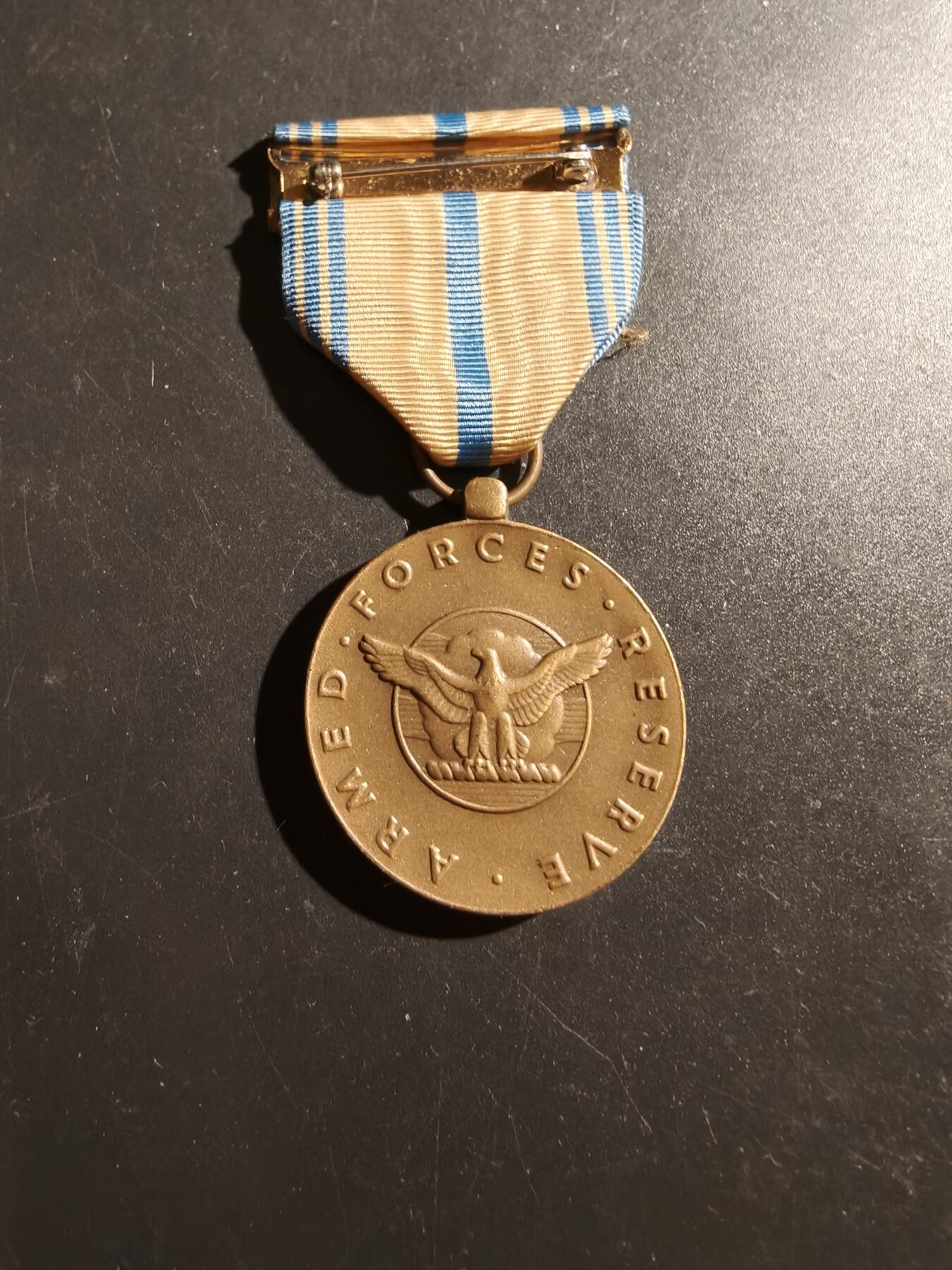 老王徽章第187期 美国空军预备役服役奖章