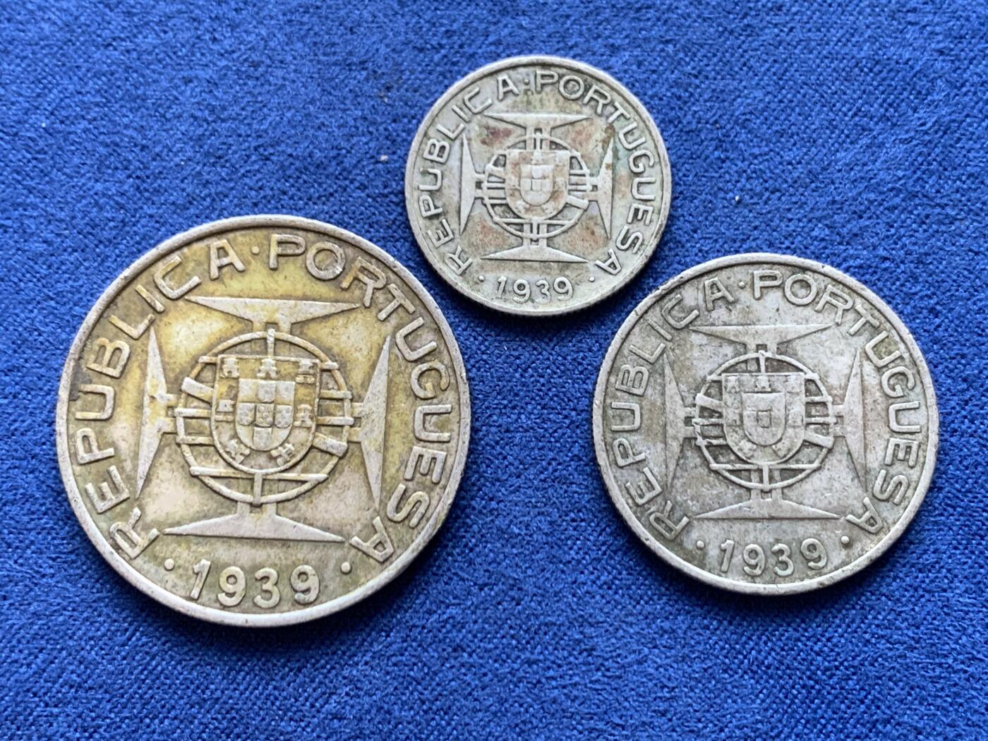 《竞宝斋》第470场 周日，周一，周二 3场连拍 （全场包邮）欢迎送拍 三枚一组 葡属圣多美和普林西比 1939年 10、5、2.5埃斯库多 银币 传世包浆 少见品种
