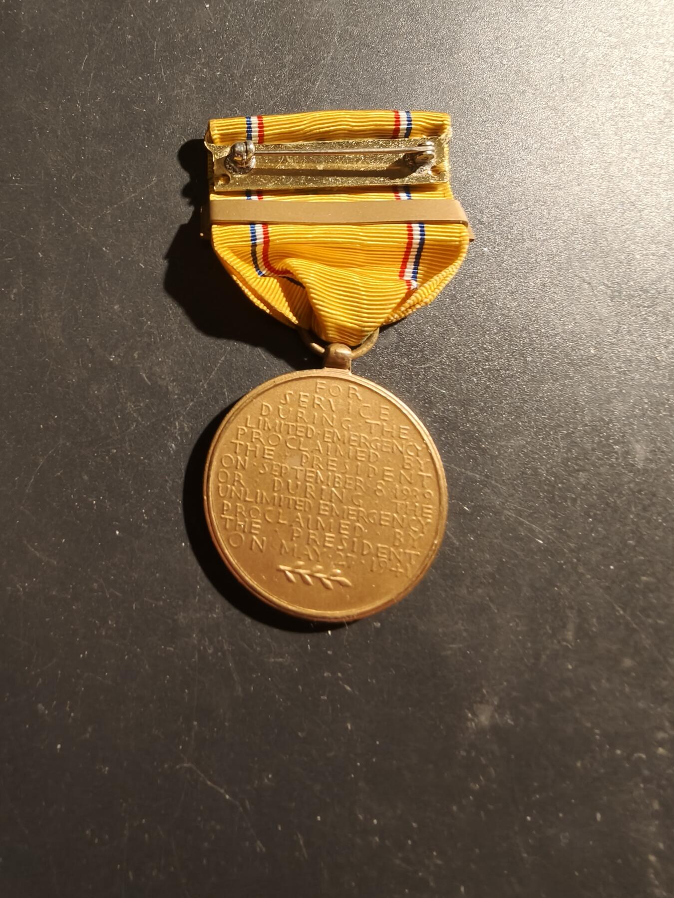 老王徽章第187期 美国海军版二战本土防卫奖章    海军基地勋条