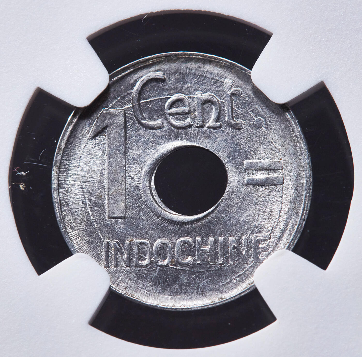 【俄甄集藏】2026年(049)03-18星期三 晚 19:30 全场包邮 法属印度支那1943年中孔1分、5分L铝币两枚一组，NGC MS65，转光品相