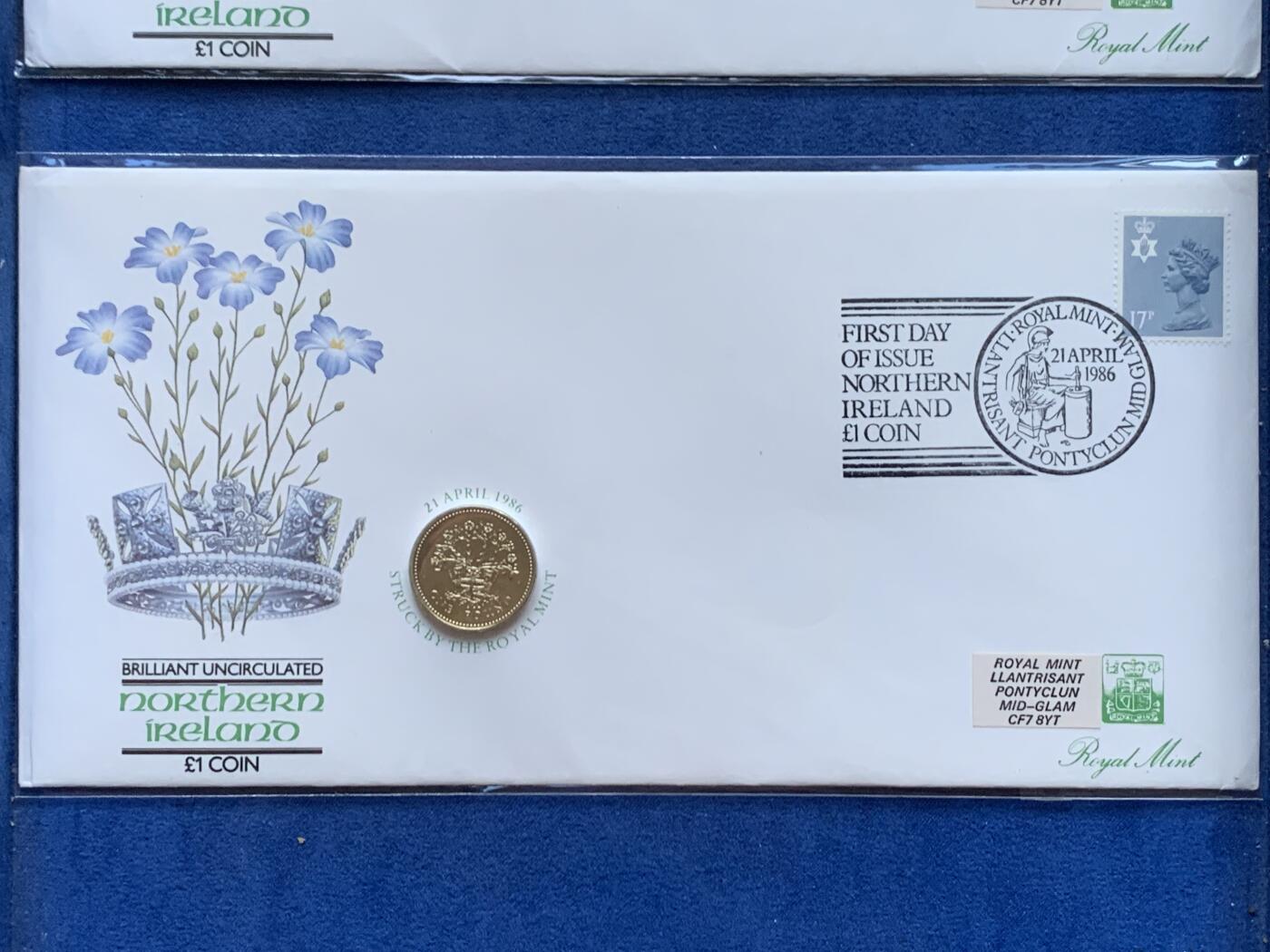 《竞宝斋》第470场 周日，周一，周二 3场连拍 （全场包邮）欢迎送拍 两枚一组 1986年英国老1英镑首日封/邮币封（Royal Mint和Royal Mail联合发行）