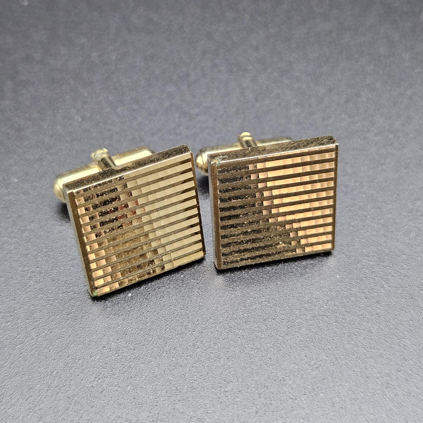 0元起拍勋章 第339期 咸鱼国勋章拍卖专场 3月18日（周三）下午6：00开始 日本中古袖扣一对