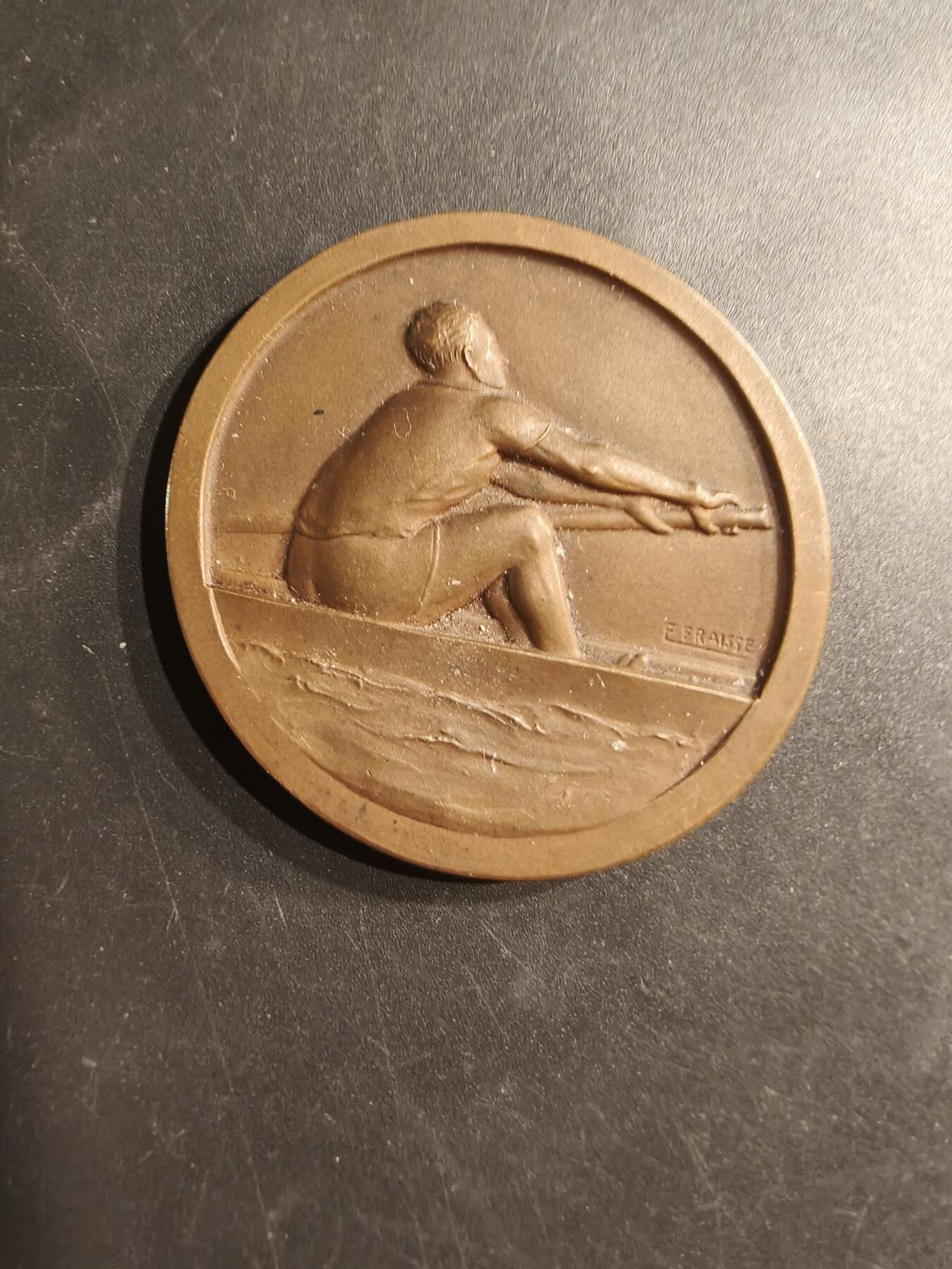 老王徽章第187期 法国鲁昂议会赠大铜章     直径50mm    重量55.2g