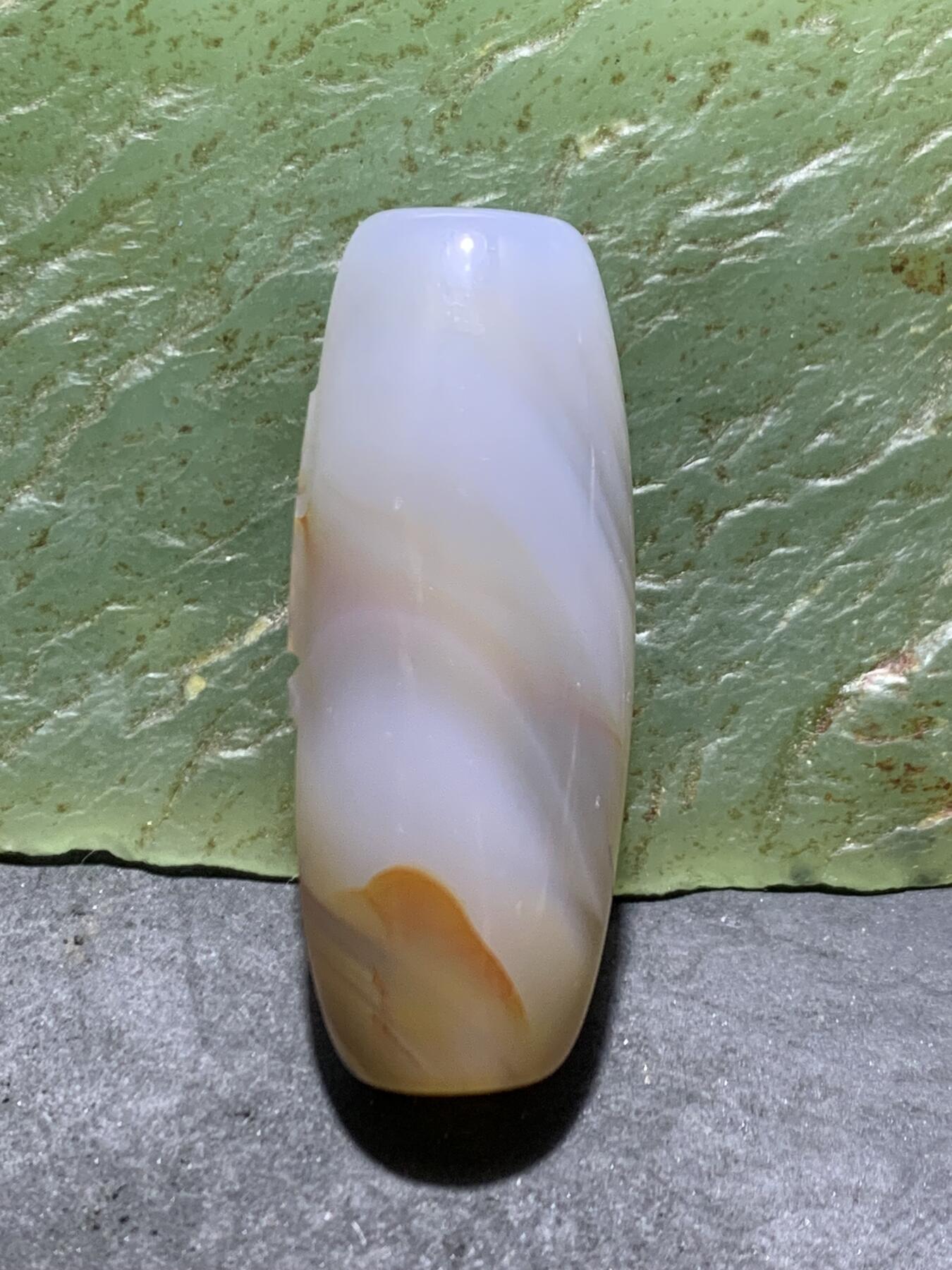 精美高玉化千层纹缠丝玛瑙手工雕刻道字桶珠一个